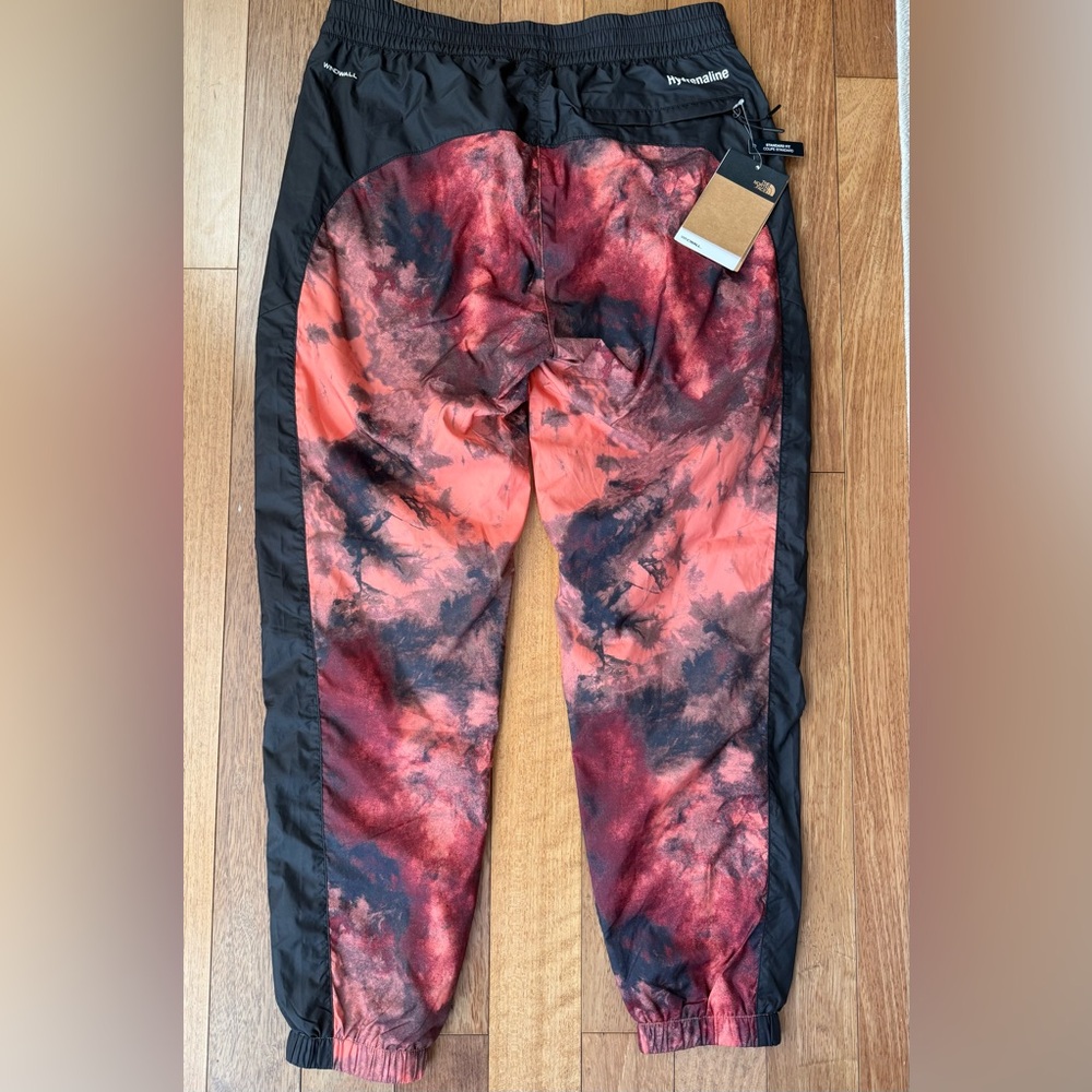 The North Face Women's Printed
Hydrenaline Pants - Picture 2 of 9